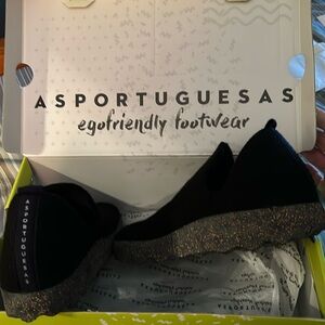 New comfy Asportuguesas black shoes, size 37, with ribbed soles